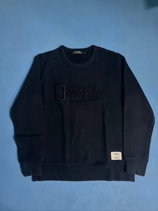 CREWNECK NATIONAL GEOGRAPHIC RARE ITEM