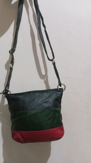 Sling bag bahan kulit