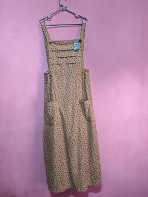 overall atau baju kodok panjang bermotif bunga
