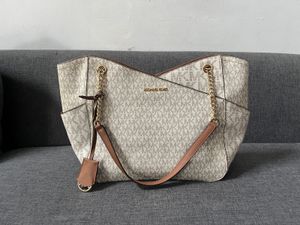Michael Kors Jet Set Large Logo Shoulder Bag