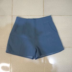 Liti Celana Pendek Wanita Biru
