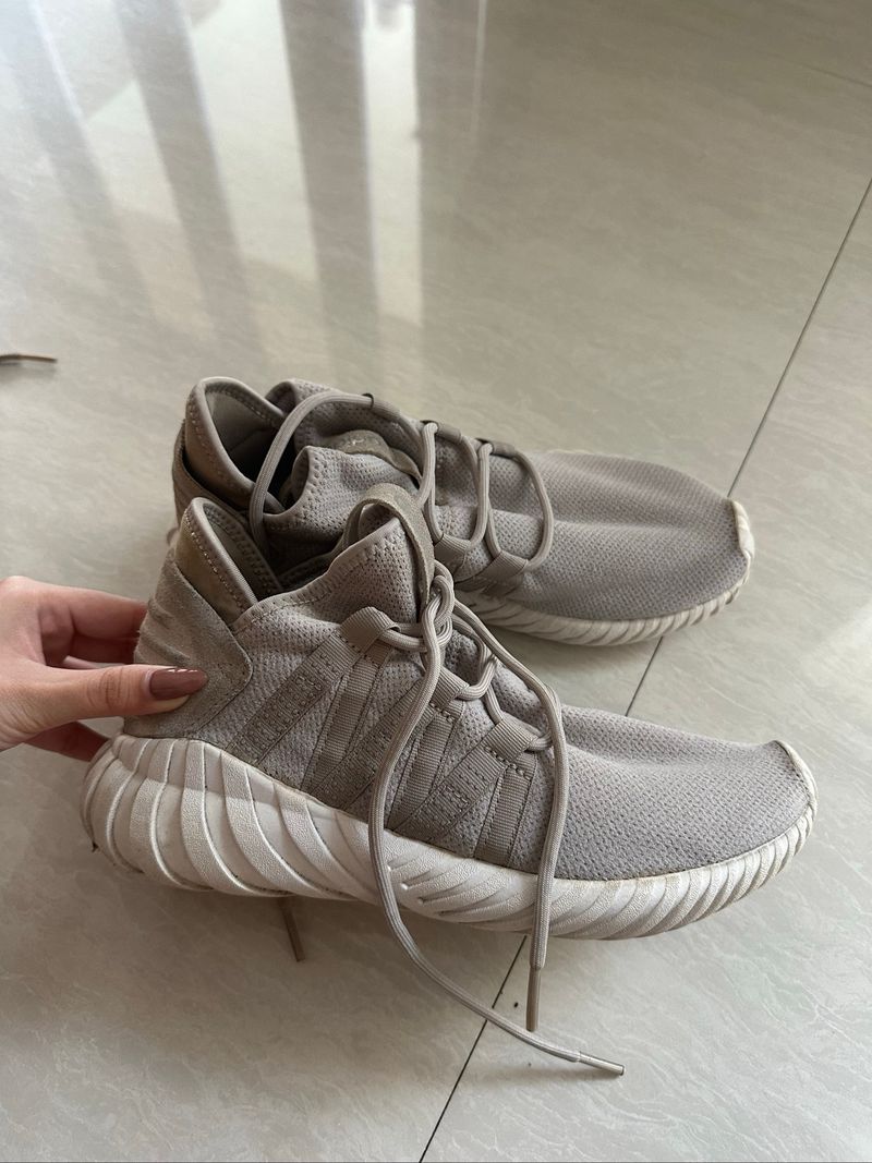 Sepatu Adidas, foto 2