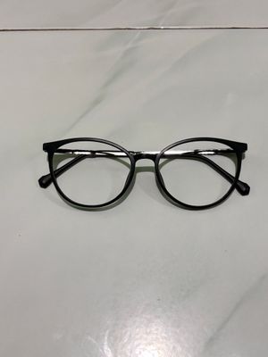 Kacamata Frame Bulat Hitam Casual Minimalis