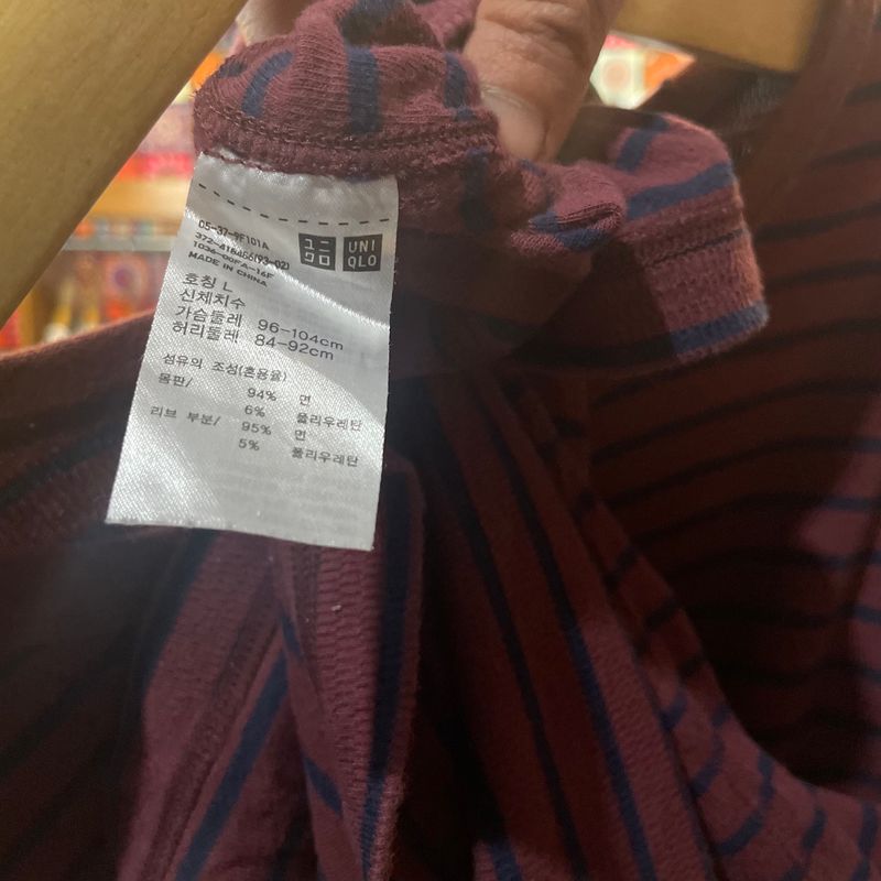 Uniqlo Navy/Maroon Striped Long Sleeve Tee, foto 3