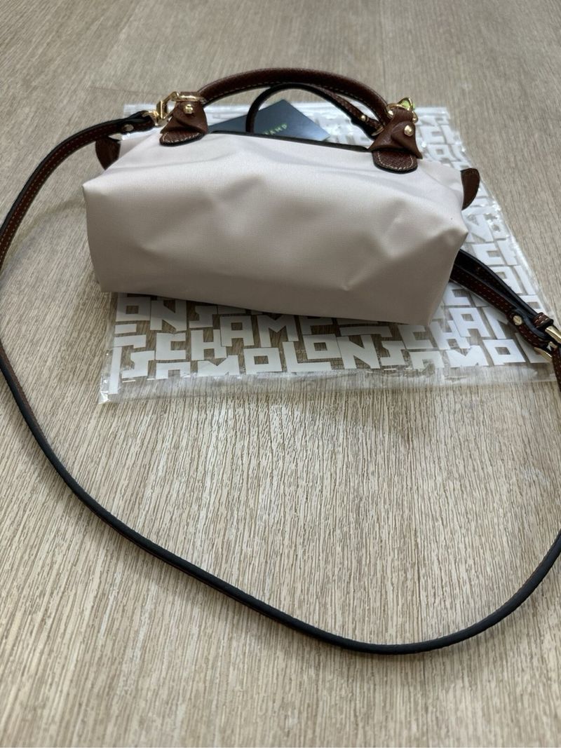 Longchamp Le Pliage Pouch with Strap – Paper | Pre-Loved, foto 2