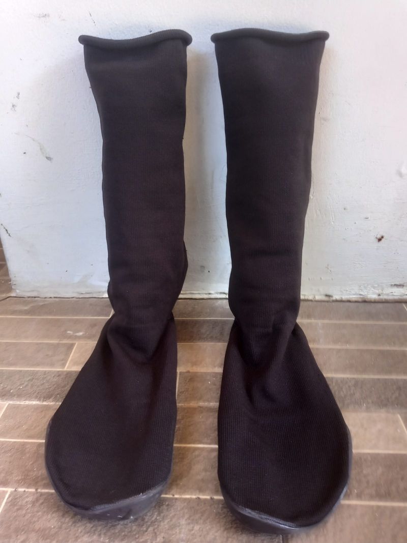 Yeezy Pods, foto 2