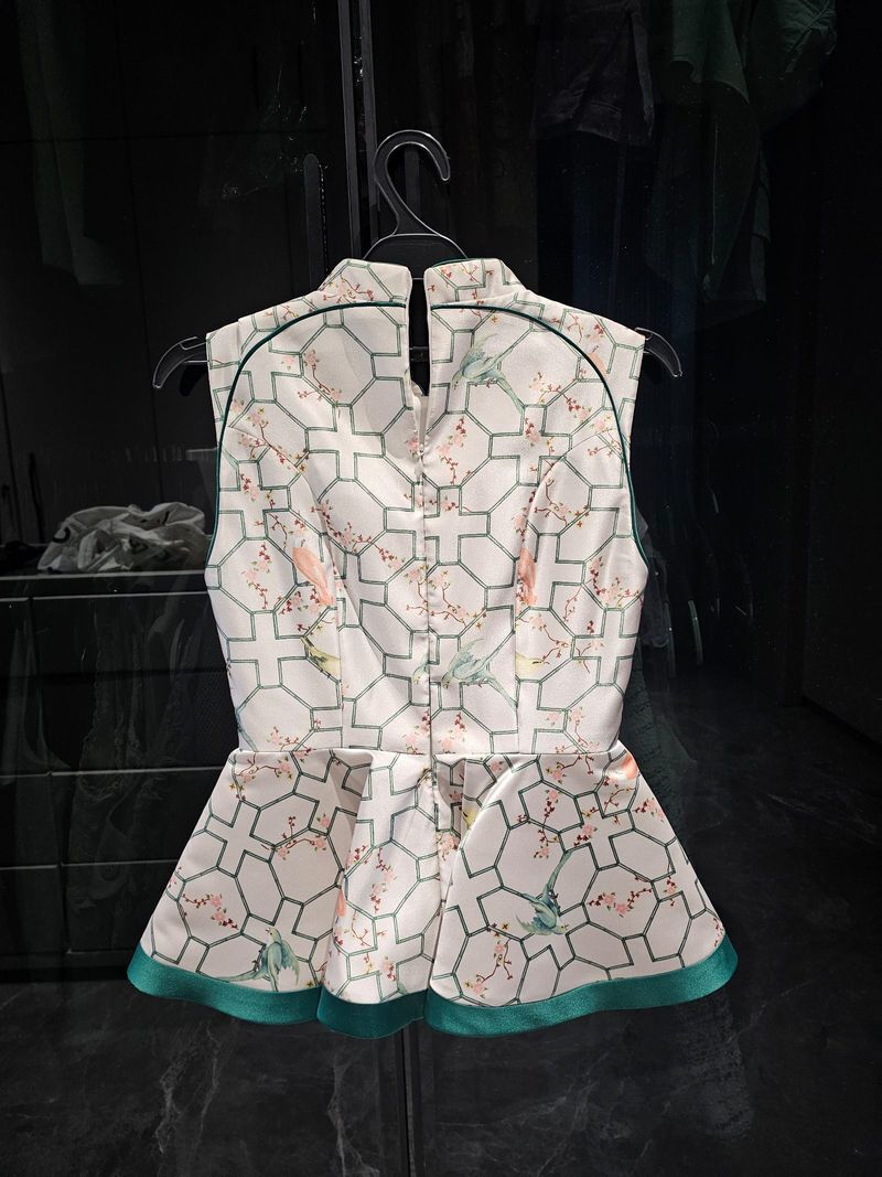 Carol Clothline Cheongsam, foto 2