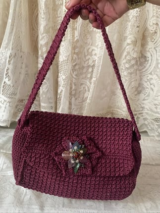 burgundy crochet shoulderbag