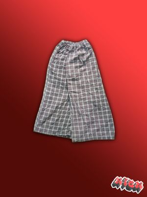 Short plaid (warna ungu, kena efek cahaya)