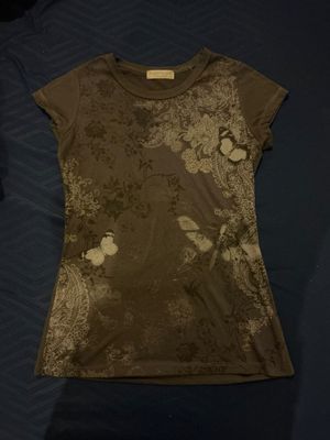 Grey t-shirt