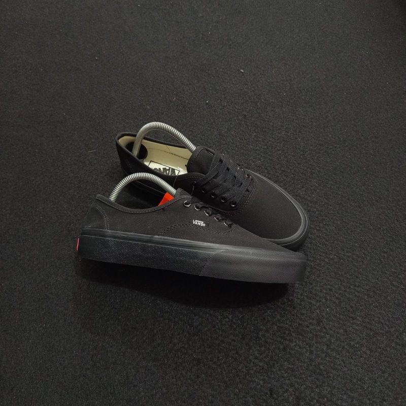 Vans Authentic Classic Triple Balck, foto 2