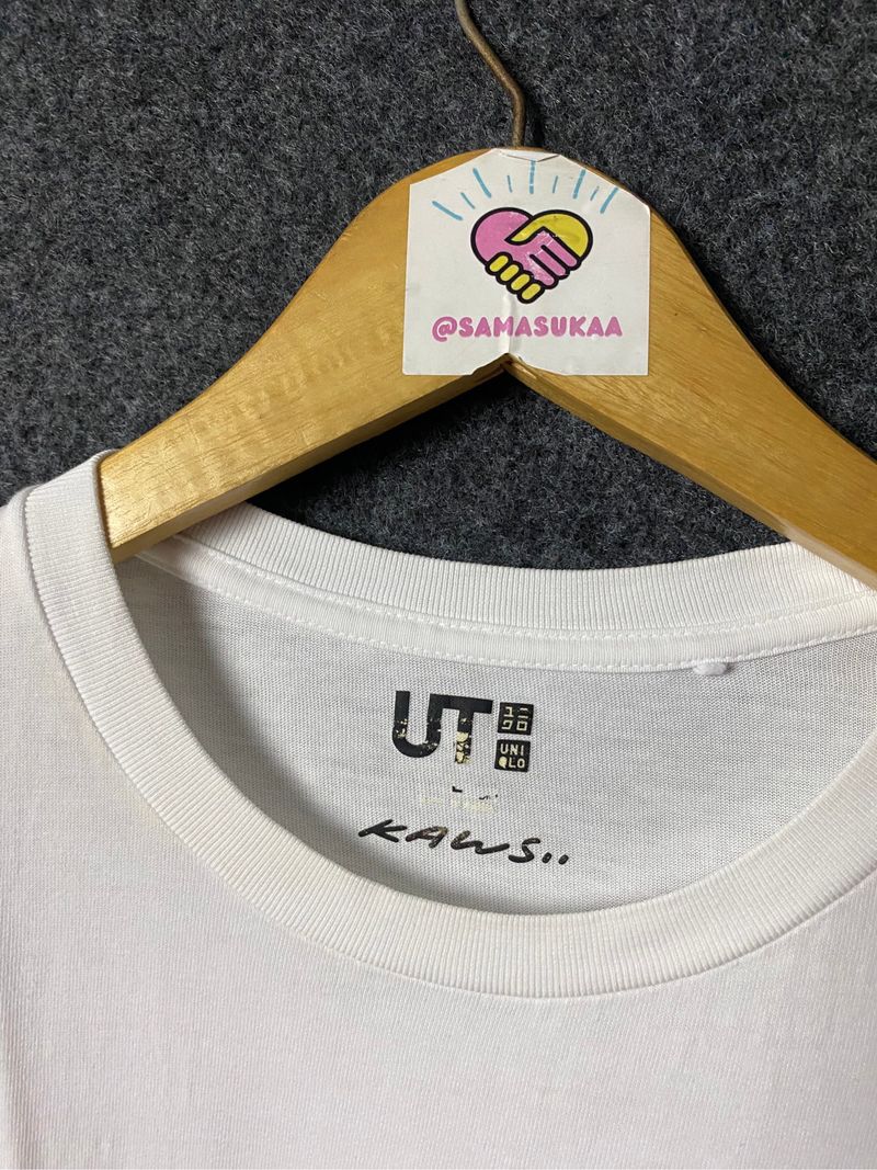 Kaos Uniqlo X Kaws Pocket, foto 2