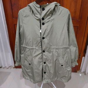 Jaket parka hoode wanita moncler made in hungary