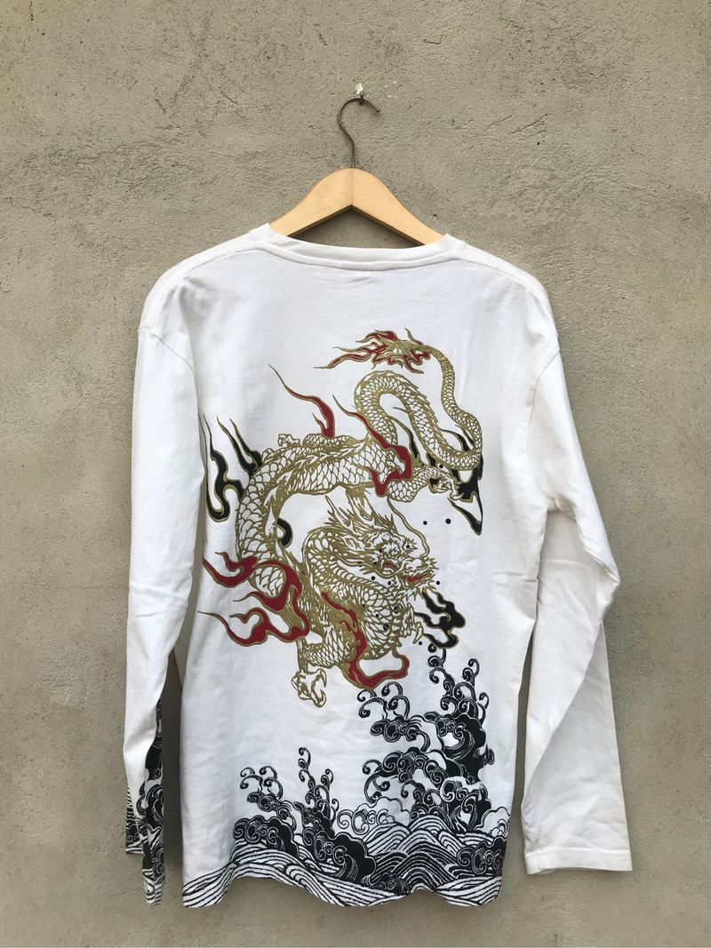 Kaos sukajan, foto 6