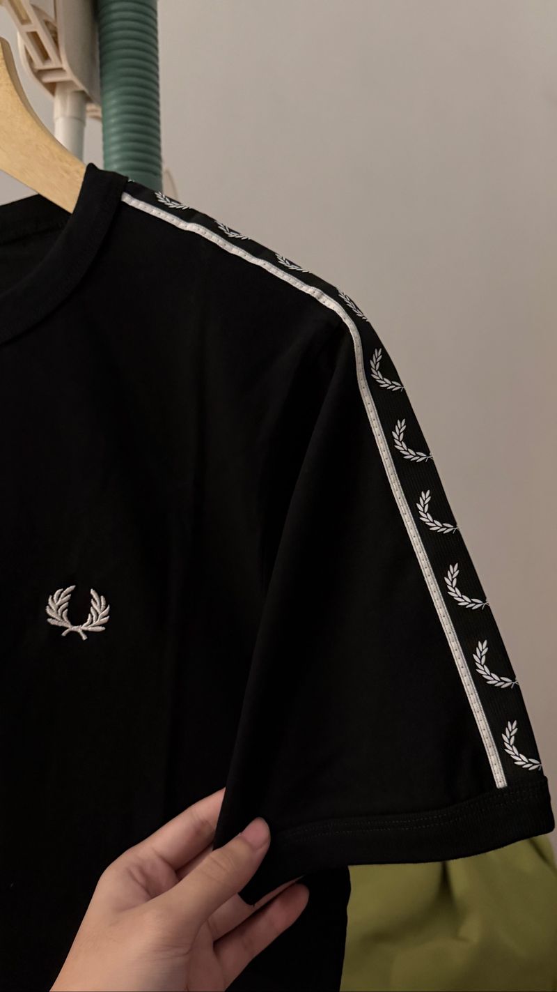T Shirt Fred Perry Tapped White, foto 3