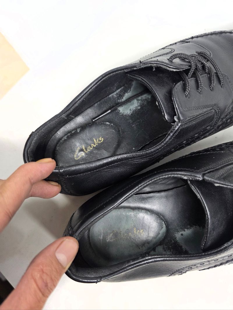 CLARKS Wingtip Sepatu Brogue Formal Kulit Pria, foto 6