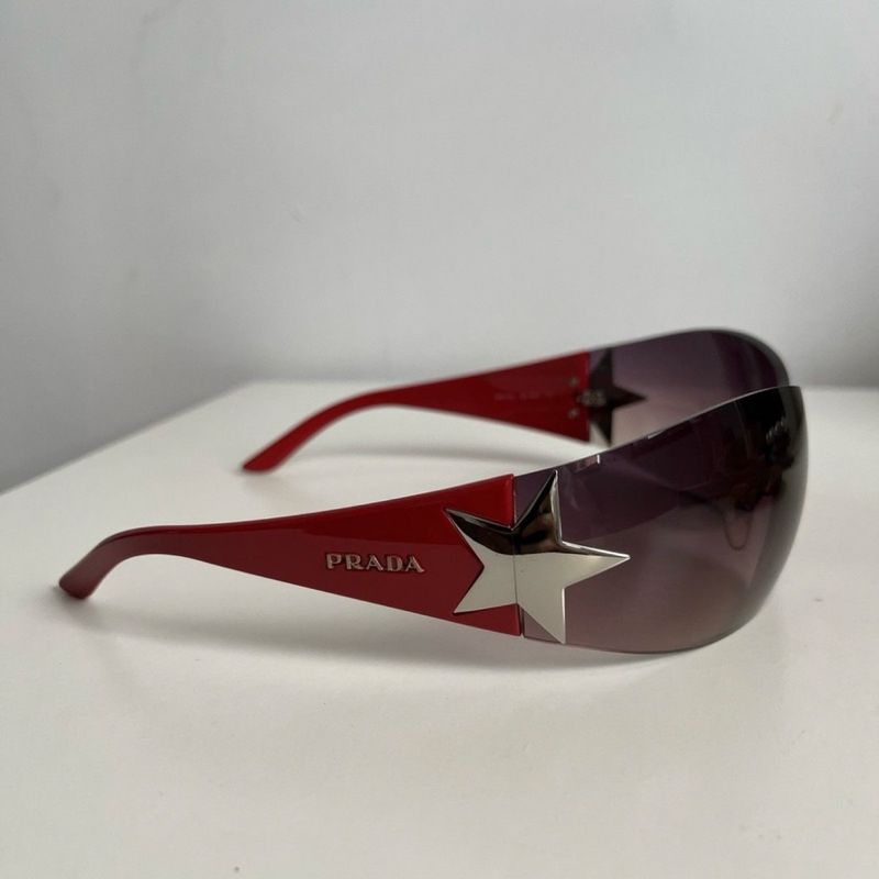 Y2K Iconic Prada Chrome Star Sunglasses (discontinued), foto 2