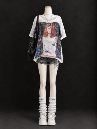 (NO NEGO) y2k butterfly graphic studded top oversized white