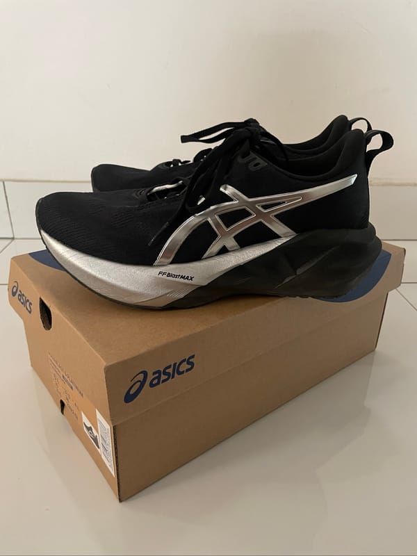 Running Shoes Asics Novablast 5, foto 2