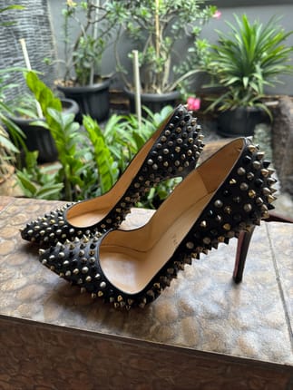 Christian Louboutin Pigalle Spikes 100 Black Leather Pumps