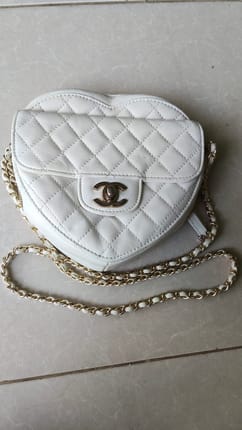 Chanel heart leather white,with chip