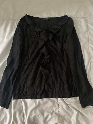 black ruffles top