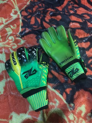 Sarung tangan kiper diogo