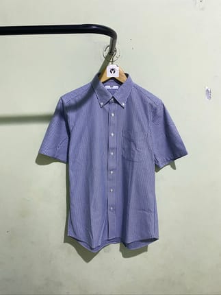 Kemeja Uniqlo
