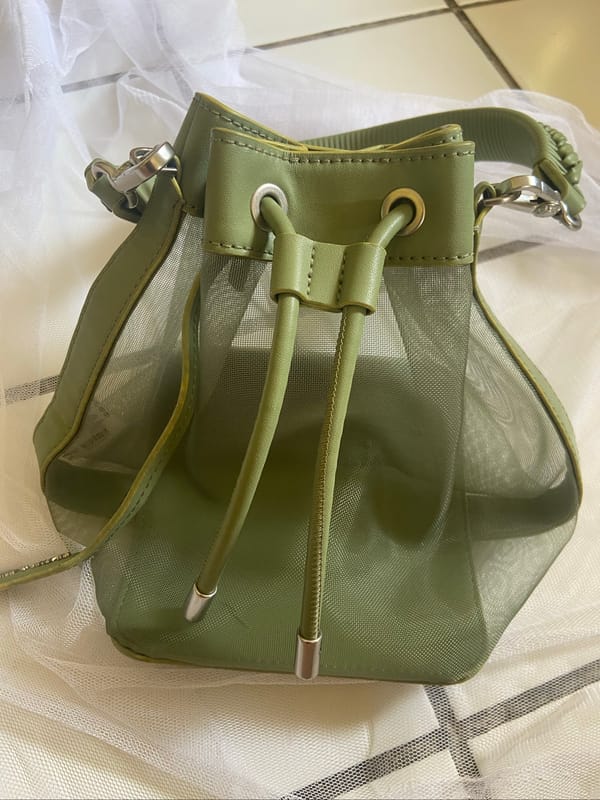 Bucketbag Charles & Keith, foto 2