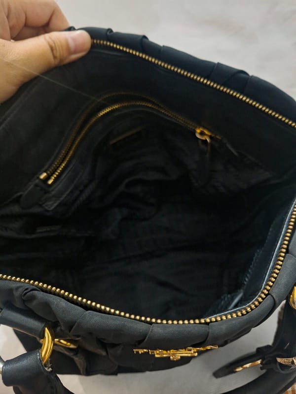 Prada Tote Nilon Hitam Seri 8, foto 6