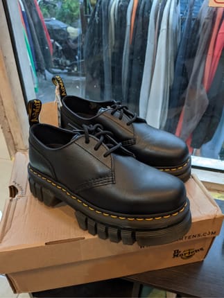 Dr Martens Audrick 3 eyelet Shoe