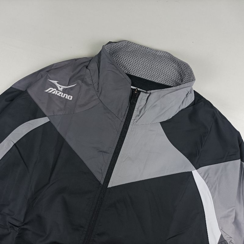 Mizuno Casual Windbreaker Pria gray, foto 2