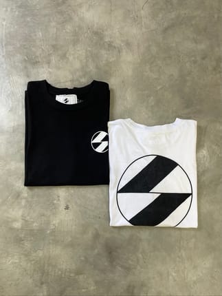 Bundle The Salvages Classic Logo Tshirt