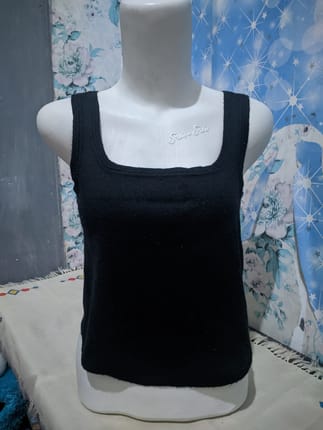 Tanktop Knit Hitam Pekat