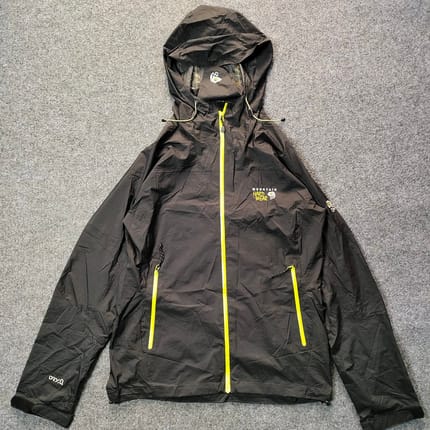 Mountain Hardware MHW windbreaker running DryQ