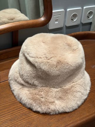 Topi bulu hangat untuk winter