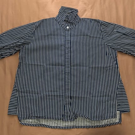 Kemeja Garis Navy