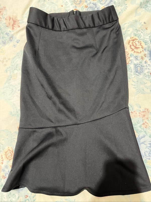 Rok Selutut (Knee-Length Skirt), foto 2
