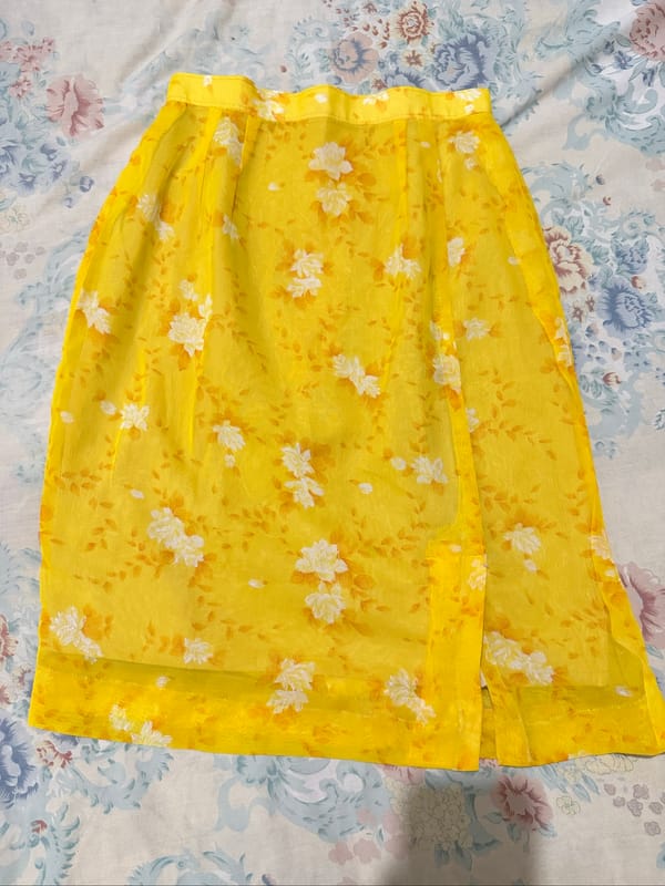 Rok Selutut (Knee-Length Skirt), foto 2