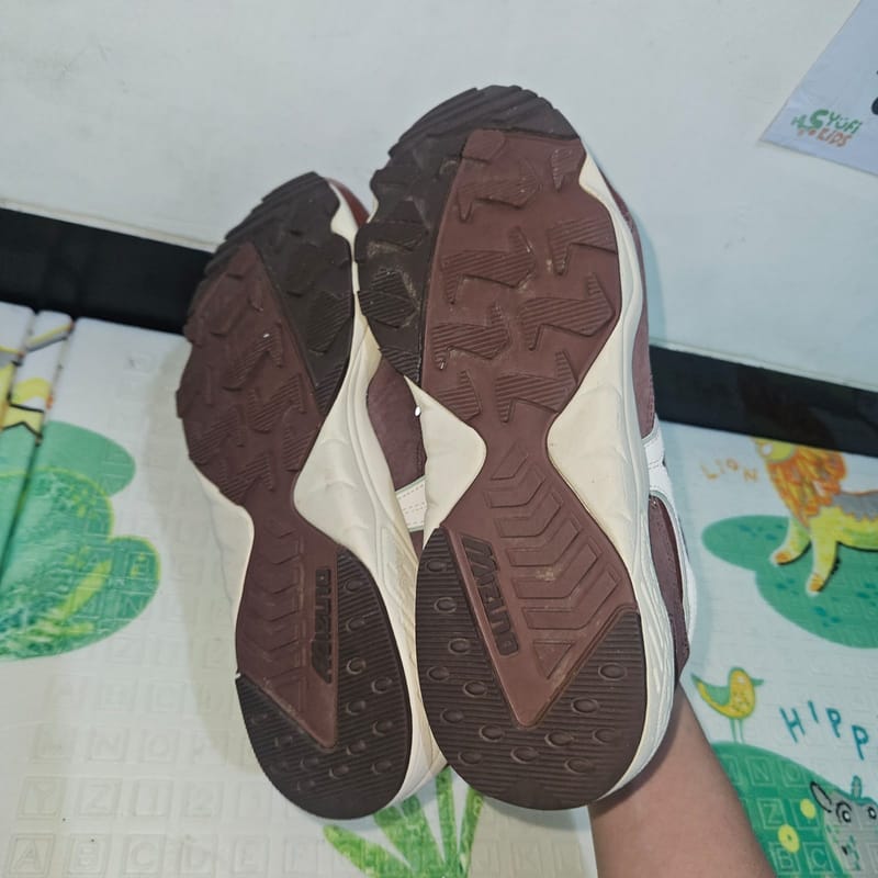 Sepatu Mizuno contender, foto 5
