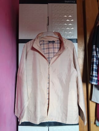 [PRELOVED] Jaket Windbreaker Casual Cream Vintage