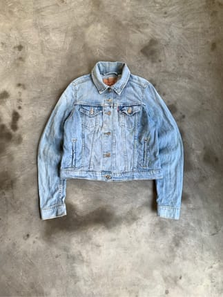Item(s) : Levi’s Type 3 Trucker Women’s Jacket