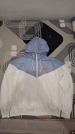 NIKE WINDBREKER