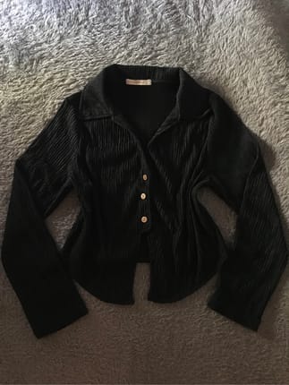 black cropped long sleeve