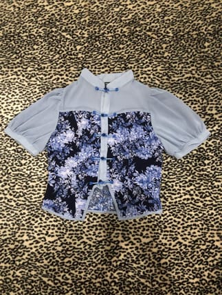 Blue floral Hanfu top