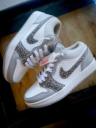 Nike Jordan low elephant