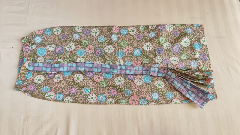 Pakaian kebaya dan rok batik, foto 4