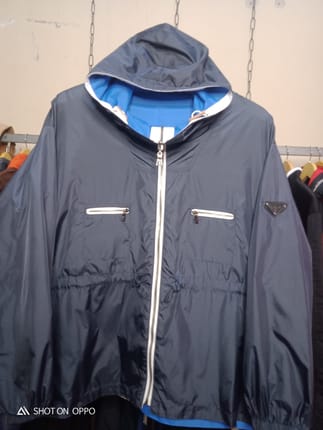 Jaket Prada Bolak Balik. Untuk wanita