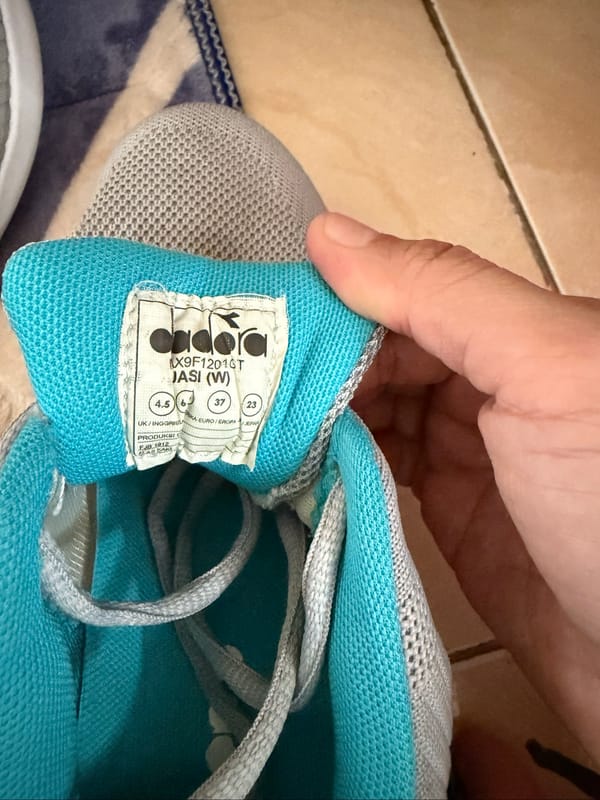 Sepatu running wanita, foto 2