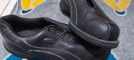 Sepatu golf Perry gear